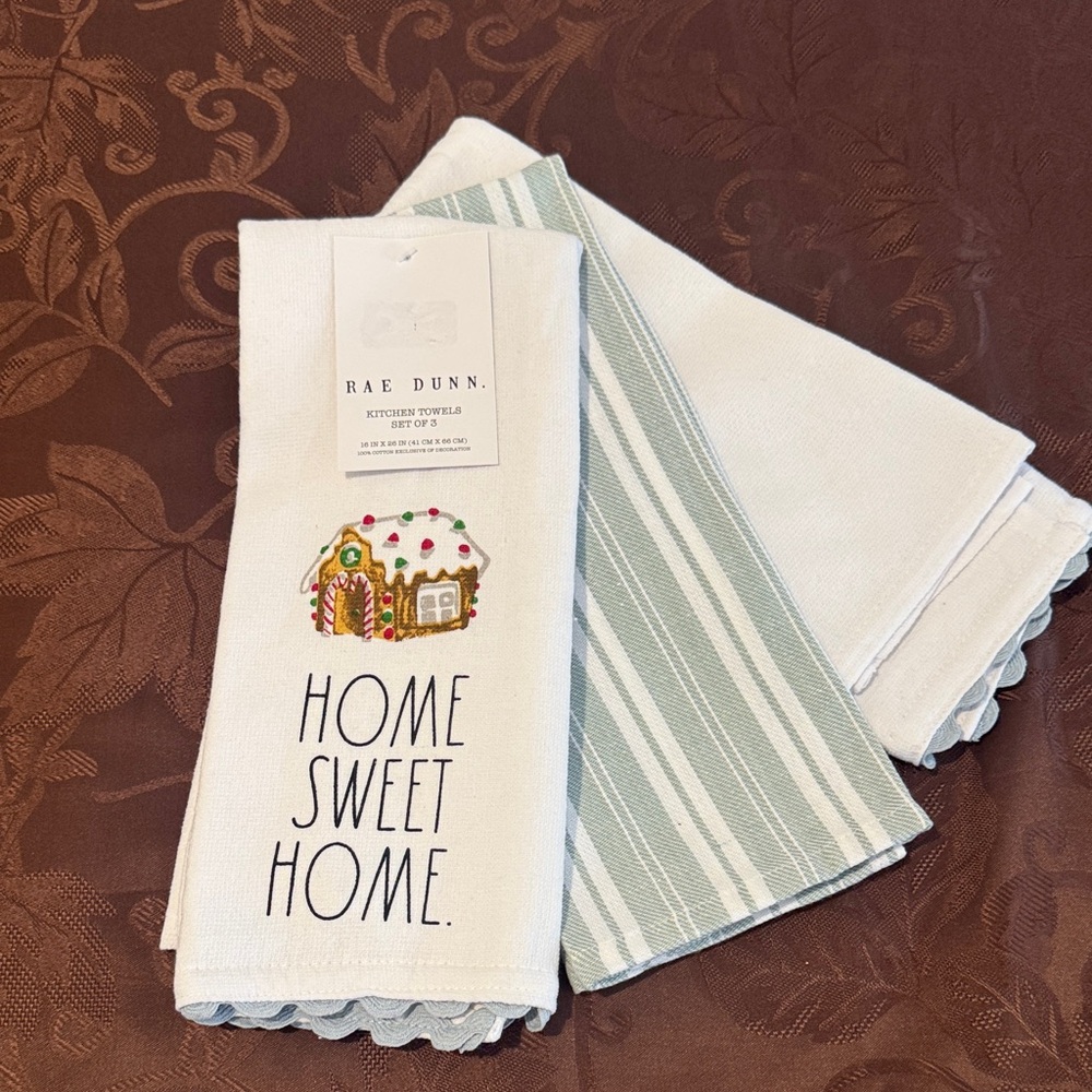 🌲Rae Dunn 'Home Sweet Home' Towels - White and Green